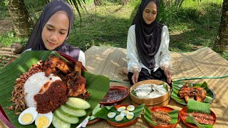 NASI LEMAK KUKUS amp AYAM GORENG BEREMPAH  Gabungan yang padu [upl. by Emee]