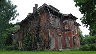 Abandoned 1800s Plantation Mansion Explore  DEATH TRAP [upl. by Aineles980]